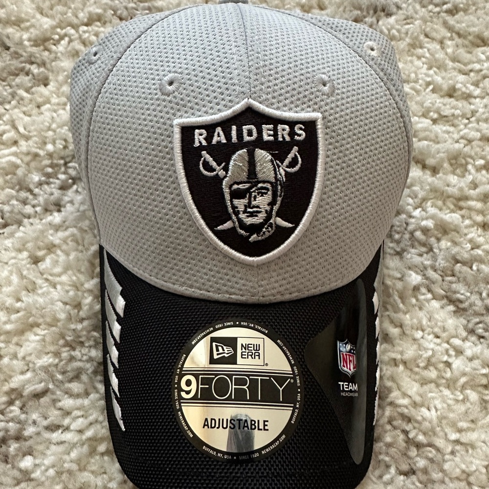 New Era Raiders 9FORTY Cap - Gray and Black